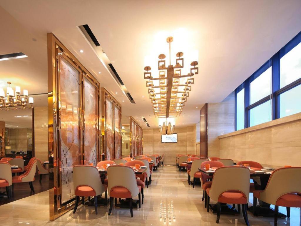 Wyndham Grand Plaza Royale Huayu Chongqing Hotel Exterior photo