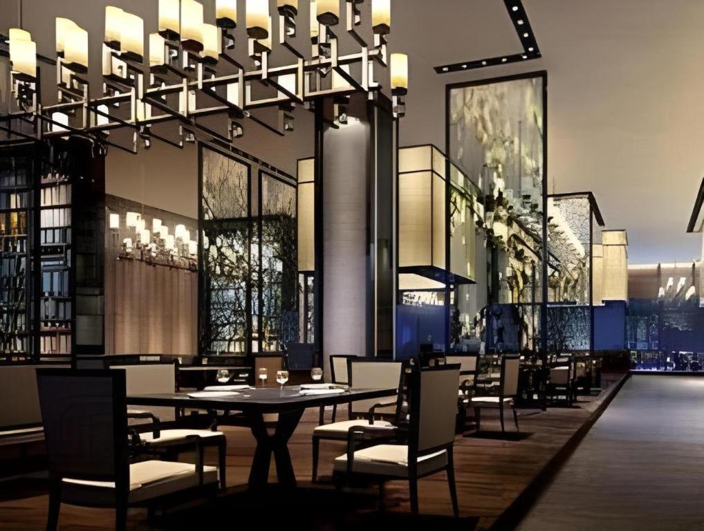 Wyndham Grand Plaza Royale Huayu Chongqing Hotel Exterior photo