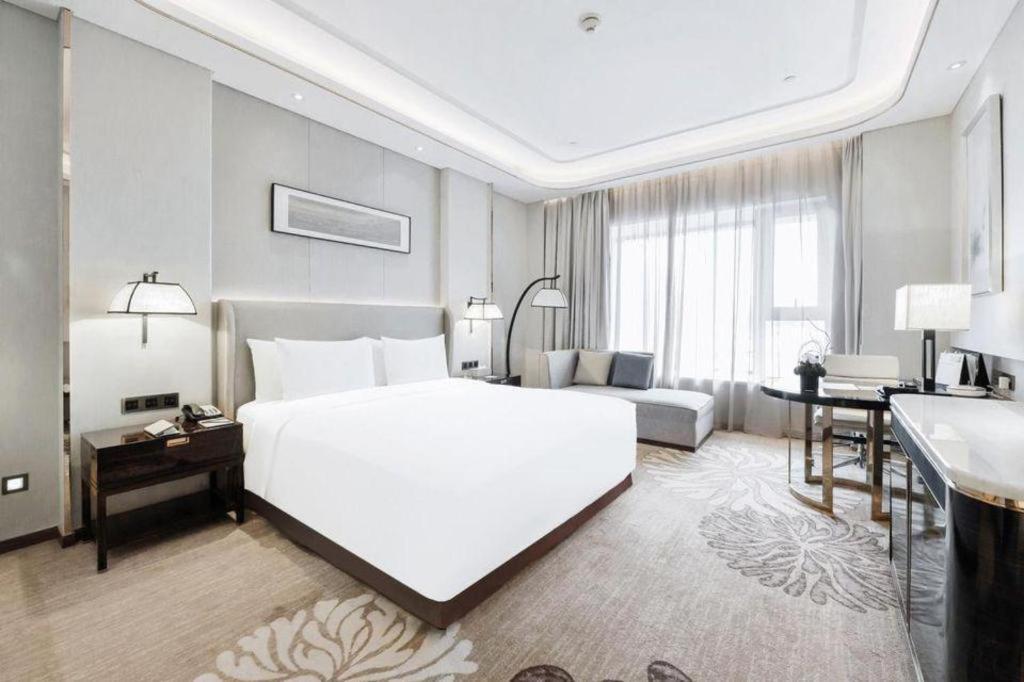 Wyndham Grand Plaza Royale Huayu Chongqing Hotel Exterior photo