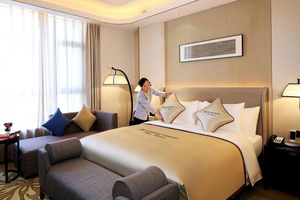 Wyndham Grand Plaza Royale Huayu Chongqing Hotel Exterior photo