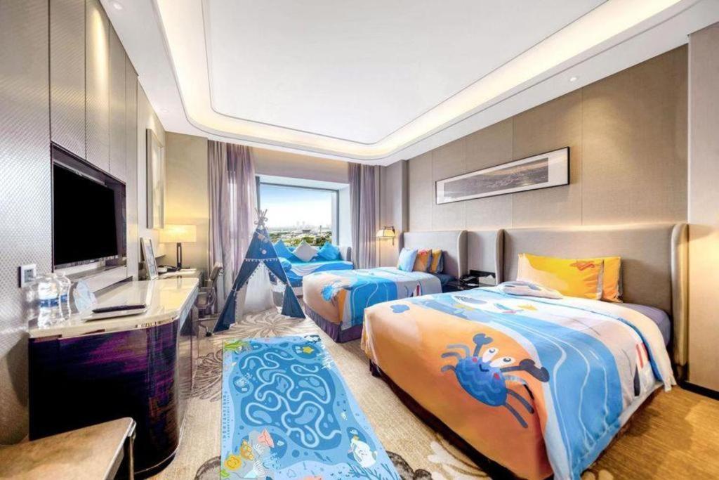 Wyndham Grand Plaza Royale Huayu Chongqing Hotel Exterior photo