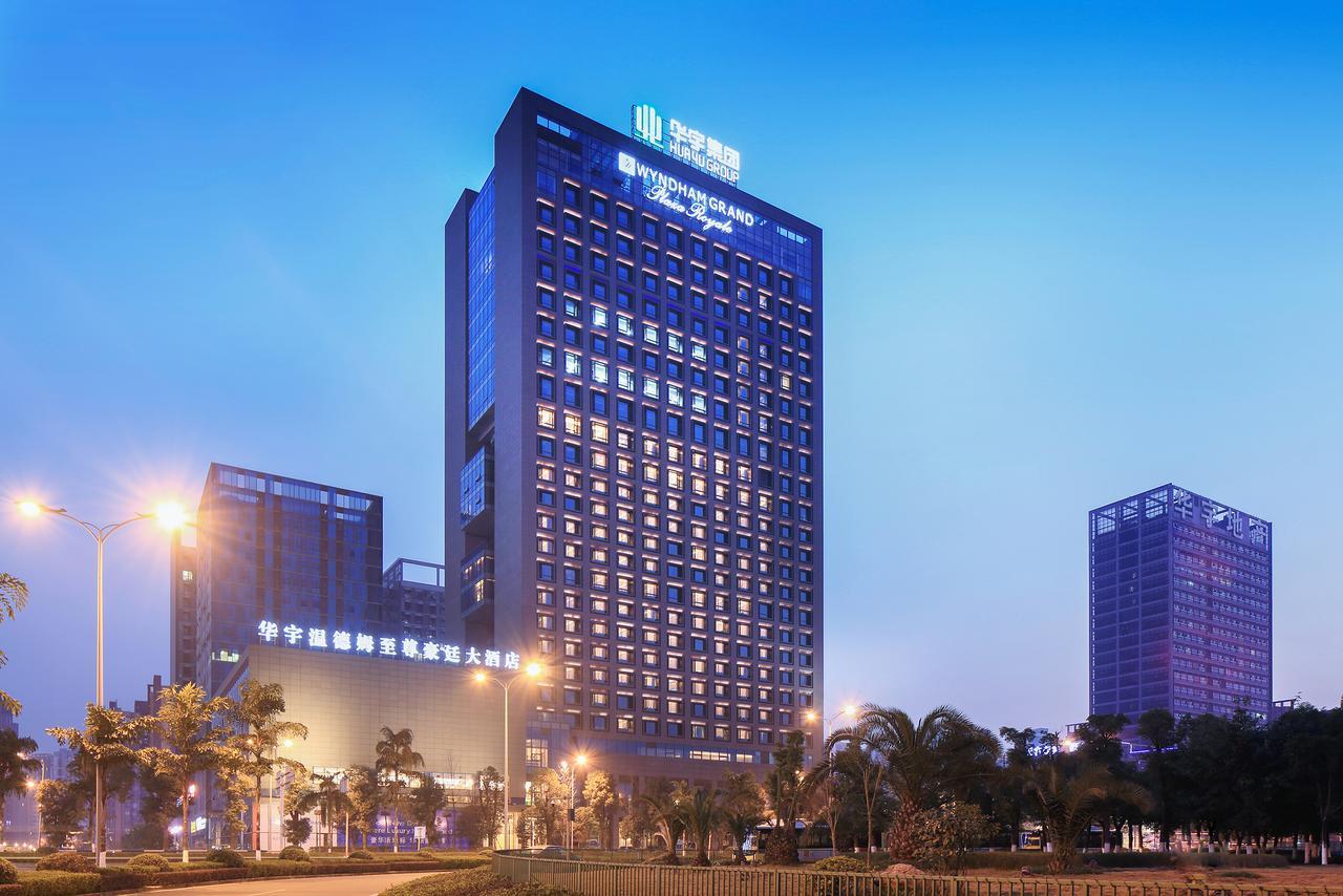 Wyndham Grand Plaza Royale Huayu Chongqing Hotel Exterior photo